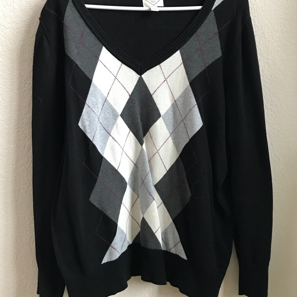V-neck argyle sweater! 1X